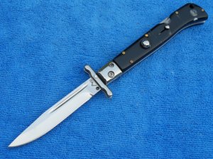 New 9" AKC Roma Swinguard Blackhorn handles 