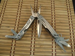 LEATHERMAN BOLSTER MULTI-TOOL FROM PORTLAND, OREGON USA IN MINT UNUSED, UNCARRIED CONDITION