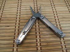 LEATHERMAN BOLSTER MULTI-TOOL FROM PORTLAND, OREGON USA IN MINT UNUSED, UNCARRIED CONDITION LEATHERMAN BOLSTER MULTI-TOOL FROM PORTLAND, OREGON USA IN MINT UNUSED, UNCARRIED CONDITION
