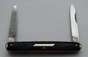 Schrade In Excellent Condition With Black Bone Covers 2 7/8
