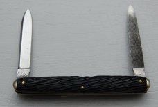 Schrade In Excellent Condition With Black Bone Covers 2 7/8 Schrade In Excellent Condition With Black Bone Covers 2 7/8