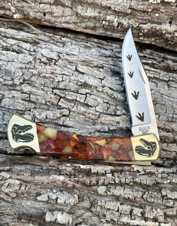 BUCK 110 ** YELLOWHORSE CUSTOM BALTIC AMBER T-REX FOLDING HUNTER