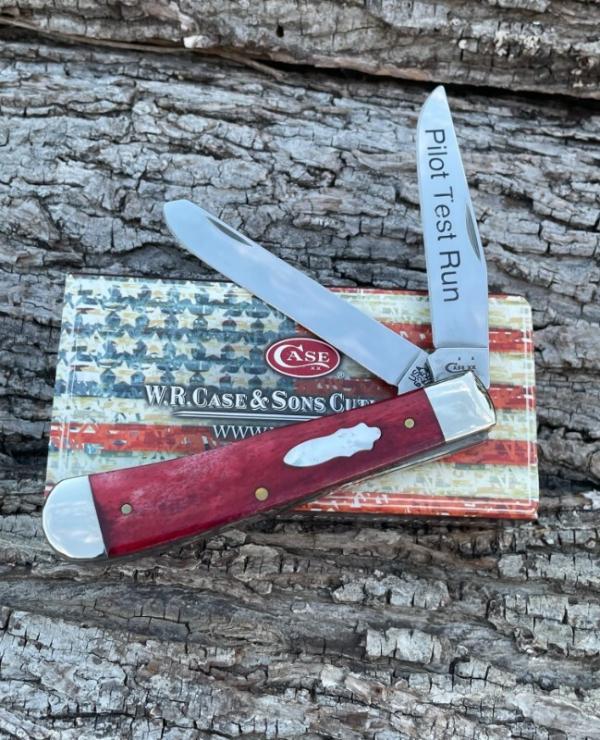 CASE XX ** 2016 SMOOTH BONE PILOT TEST RUN OLE RED MOTHER OF PEARL BOMB SHIELD TRAPPER CASE XX ** 2016 SMOOTH BONE PILOT TEST RUN OLE RED MOTHER OF PEARL BOMB SHIELD TRAPPER