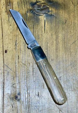 A. Wright & Son, Traditional BARLOW-LAMBSFOOT with English Oak scales and Lambsfoot Blade.