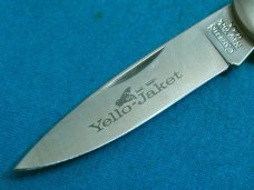 CAMILLUS NEW YORK USA YELL O JAKET YELLOW JACKET 715 LOCKBACK FOLDING POCKET KNIFE KNIVES CAMILLUS NEW YORK USA YELL O JAKET YELLOW JACKET 715 LOCKBACK FOLDING POCKET KNIFE KNIVES