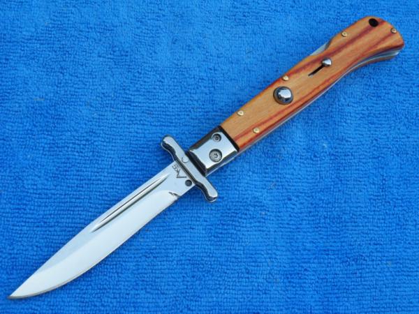 New 9" AKC Italy Roma Swinguard Wood handles New 9" AKC Italy Roma Swinguard Wood handles
