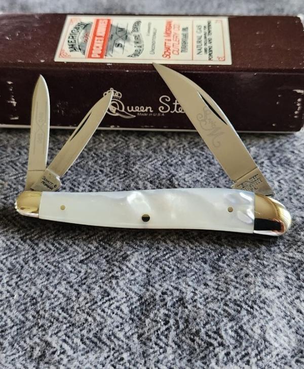 Schatt and Morgan MOP Whittler. Beautiful Genuine Mother of Pearl handles. NIB Schatt and Morgan MOP Whittler. Beautiful Genuine Mother of Pearl handles. NIB