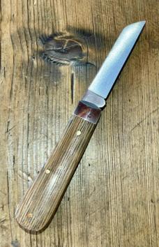 A Wright & Son Small Lambsfoot w/Whisky Barrel Oak scales and Lambsfoot blade A Wright & Son Small Lambsfoot w/Whisky Barrel Oak scales and Lambsfoot blade