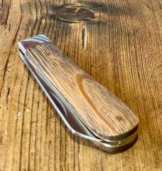 A Wright & Son Small Lambsfoot w/Whisky Barrel Oak scales and Lambsfoot blade A Wright & Son Small Lambsfoot w/Whisky Barrel Oak scales and Lambsfoot blade