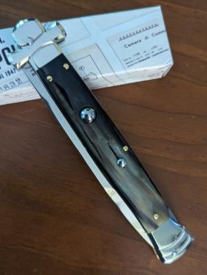  NIB 11"- 28 cm A.G.A. Campolin Maltese lockback auto, a super beautiful quality stiletto