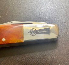 BEAR & SON BEER-TENDER SMOOTH AMBER BONE FOLDING KNIFE BEAR & SON BEER-TENDER SMOOTH AMBER BONE FOLDING KNIFE