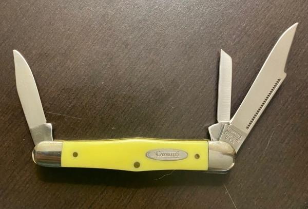 Camillus Later Model 72 Yellow Whittlier Camillus Later Model 72 Yellow Whittlier