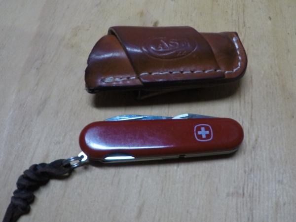 SWISS ARMY KNIFE AND SHEATH "EDC PERFECTION"