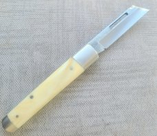 Klassic K'roo Warthog Tusk Ivory Scagel Cut Sheepsfoot Sleeveboard...N690..3.8 closed..coa/slip