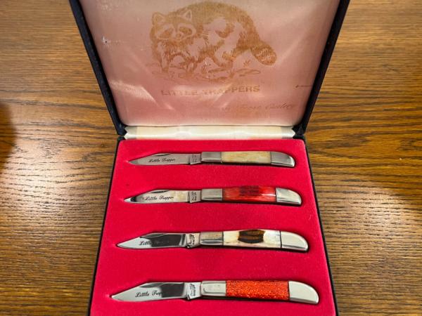 Frost Cutlery "Little Trappers" Limited Edition Matched 4-Knife Set SN#1305 Japan Frost Cutlery "Little Trappers" Limited Edition Matched 4-Knife Set SN#1305 Japan