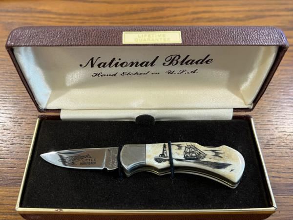 National Blade Little Humpback Scrimshaw Lockback Folding Knife Japan National Blade Little Humpback Scrimshaw Lockback Folding Knife Japan