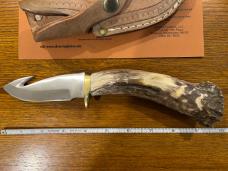 Silver Stag Gut-Hook Hunting Knife w/Crown Stag Handle Silver Stag Gut-Hook Hunting Knife w/Crown Stag Handle