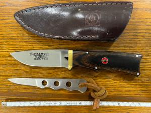 Simmons 7" Drop Point Hunting Knife w/Wood Scales Model #1525 Japan