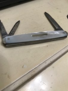 Iros Keen pearl whittler Iros Keen pearl whittler