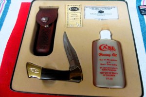 CASE XX 058L 2003 MAKO GIFT SET IN TIN WITH PAPERS-OIL-STONE-SHEATH SUPER NICE