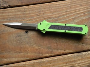 AKC Italian made OTF (out the front) F-16 Switchblade