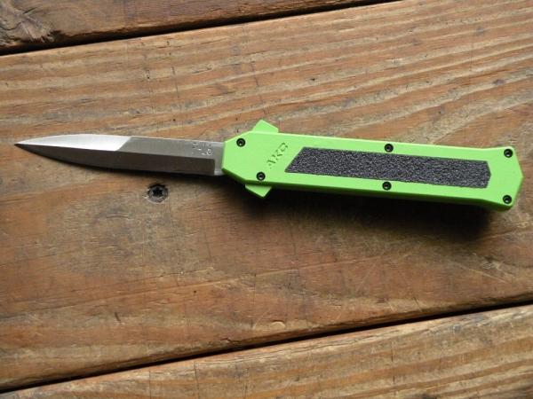 AKC Italian made OTF (out the front) F-16 Switchblade AKC Italian made OTF (out the front) F-16 Switchblade
