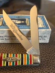 Pa 19USA93 GLS 72007 1/2 Glitter Striped Trapper Case Classic With Two Great Blades In Original Box Pa 19USA93 GLS 72007 1/2 Glitter Striped Trapper Case Classic With Two Great Blades In Original Box