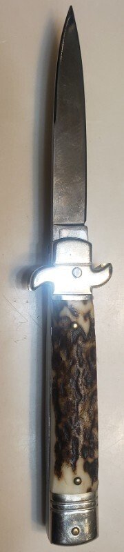 8.0"AKC Lever Lock Switchblade Stag Horn 8.0"AKC Lever Lock Switchblade Stag Horn