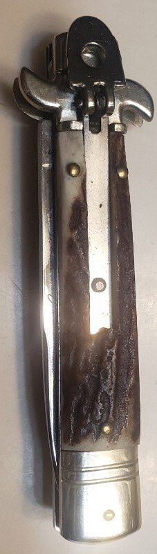 8.0"AKC Lever Lock Switchblade Stag Horn 8.0"AKC Lever Lock Switchblade Stag Horn