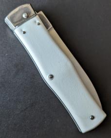 NEW Mikov 241 Predator Lever Lock Automatic Knife ABS White (3.7" Polish) NEW Mikov 241 Predator Lever Lock Automatic Knife ABS White (3.7" Polish)