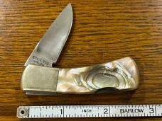 Ka-bar 2822 Single-Blade Lockback w/Abalone Scales Japan Ka-bar 2822 Single-Blade Lockback w/Abalone Scales Japan