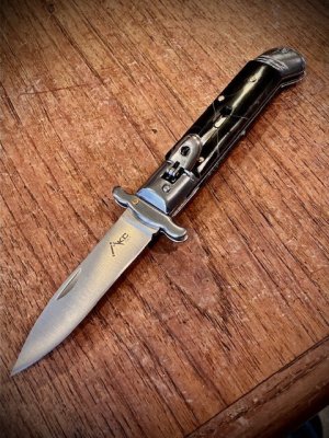 AKC Swinguard NIB