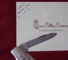 QUEEN LONG BOLSTER CONGRESS #32 MAMMOTH IVORY 1 OF 20 MADE QUEEN CUTLERY CERTIFICATE OF AUTHENTICITY QUEEN LONG BOLSTER CONGRESS #32 MAMMOTH IVORY 1 OF 20 MADE QUEEN CUTLERY CERTIFICATE OF AUTHENTICITY