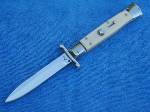 New 9" AKC world Swinguard Ivory- white handles Bayonet blade