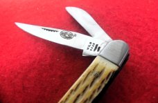 WILD BOAR 3-1/4" JIGGED BURNT CAMEL BONE CHICAGO STOCKMAN IN BOX FROM STORAGE WILD BOAR 3-1/4" JIGGED BURNT CAMEL BONE CHICAGO STOCKMAN IN BOX FROM STORAGE