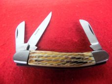 WILD BOAR 3-1/4" JIGGED BURNT CAMEL BONE CHICAGO STOCKMAN IN BOX FROM STORAGE WILD BOAR 3-1/4" JIGGED BURNT CAMEL BONE CHICAGO STOCKMAN IN BOX FROM STORAGE