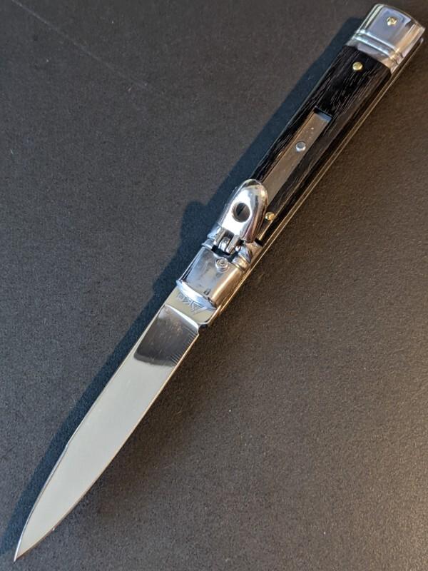 AKC Slimline Leverlock 20cm - 8” Ebony Wood... Super snappy! AKC Slimline Leverlock 20cm - 8” Ebony Wood... Super snappy!