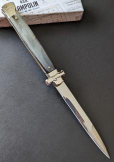 NIB 11"- 28 cm A.G.A. Campolin Brazilian Horn Maltese lockback a super beautiful quality stiletto NIB 11"- 28 cm A.G.A. Campolin Brazilian Horn Maltese lockback a super beautiful quality stiletto