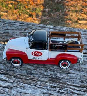 CASE XX ** 2014 LIMITED EDITION 125 YEARS ERTL TRUCK & KNIFE SET - OLIVE GREEN BONE PEANUT