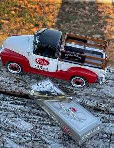 CASE XX ** 2014 LIMITED EDITION 125 YEARS ERTL TRUCK & KNIFE SET - OLIVE GREEN BONE PEANUT