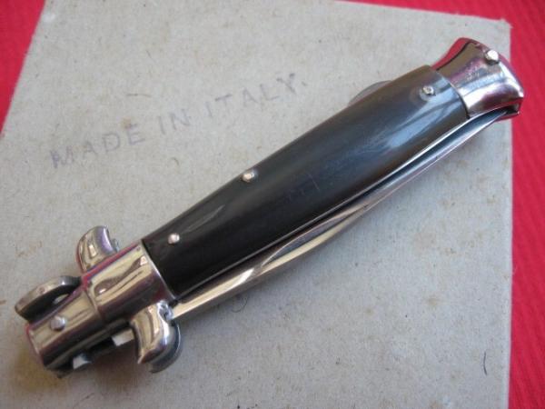 Vintage "MADE IN ITALY" 1960s/70s Small 6" Italian Manual STILETTO Knife. Vintage "MADE IN ITALY" 1960s/70s Small 6" Italian Manual STILETTO Knife.
