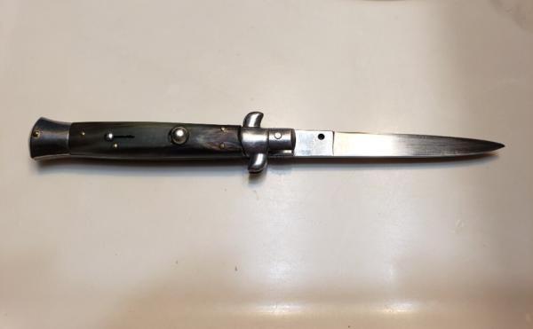 Vintage 9" INOX inside a Diamond Buffalo Horn Switchblade Vintage 9" INOX inside a Diamond Buffalo Horn Switchblade