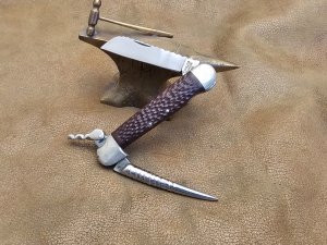 Camillus sailors knife with filework