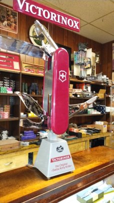 Victorinox Electric Commercial Display Victorinox Electric Commercial Display