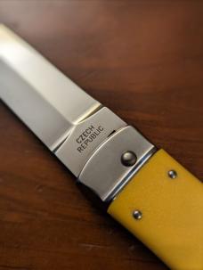 NEW Mikov 241 Predator Lever Lock Automatic Knife ABS Yellow (3.7" Polish) NEW Mikov 241 Predator Lever Lock Automatic Knife ABS Yellow (3.7" Polish)