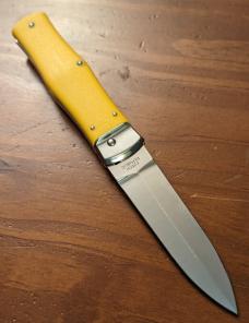 NEW Mikov 241 Predator Lever Lock Automatic Knife ABS Yellow (3.7" Polish) NEW Mikov 241 Predator Lever Lock Automatic Knife ABS Yellow (3.7" Polish)