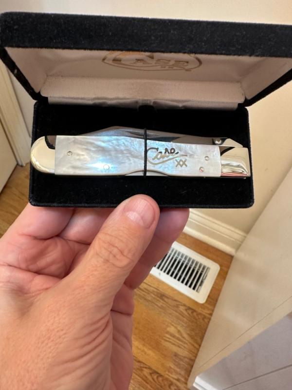 Case XX Mother Of Pearl Cheetah Silver Script Shield. Mint! Case XX Mother Of Pearl Cheetah Silver Script Shield. Mint!