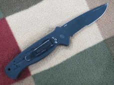 BENCHMADE 9050 COMBO EDGE 154 CM BENCHMADE 9050 COMBO EDGE 154 CM