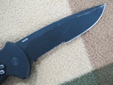 BENCHMADE 9050 COMBO EDGE 154 CM BENCHMADE 9050 COMBO EDGE 154 CM