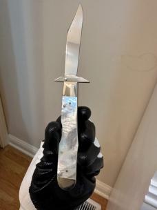 Case Brothers Classic Cheetah w/ Mother of Pearl handles & Silver Shield. Absolute Mint! Case Brothers Classic Cheetah w/ Mother of Pearl handles & Silver Shield. Absolute Mint!